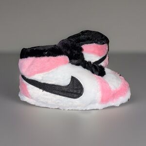 - New Nike Dunk Nike Air Jordan Little kids slippers Fluffy toddlers ages 3-10